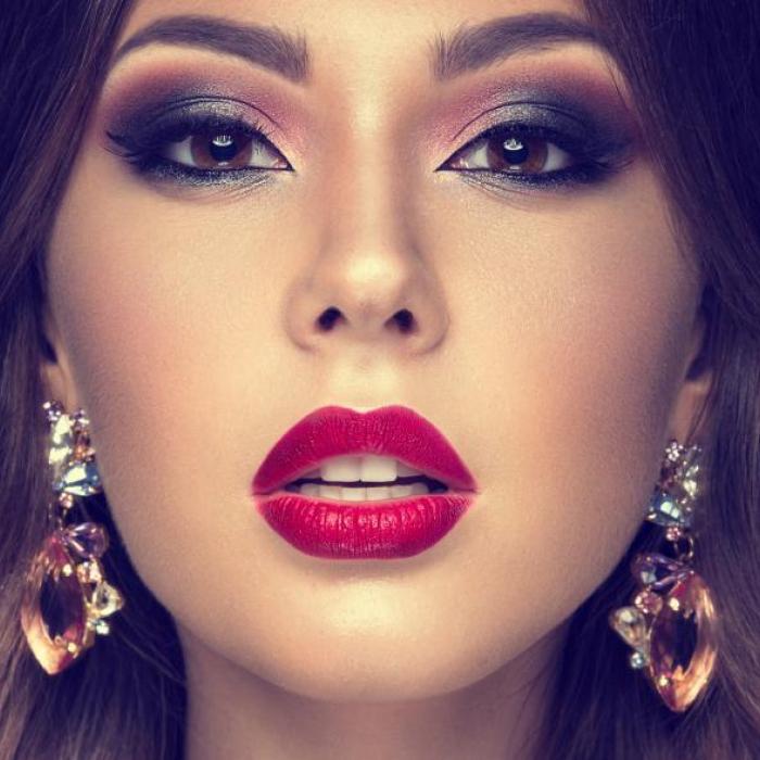 product Вечерен грим с мигли image carousel