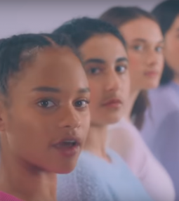 article Момичета: Не се срамувайте от мустаците си! thumbnail