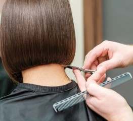 offer Дамско подстригване и подхранване с ампула за коса thumbnail