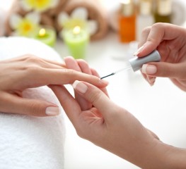 offer Френски маникюр с обикновен лак thumbnail