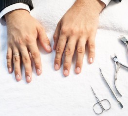 offer Мъжки маникюр thumbnail